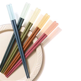 Set van 5 kleurrijke chopsticks, voor de hele familie